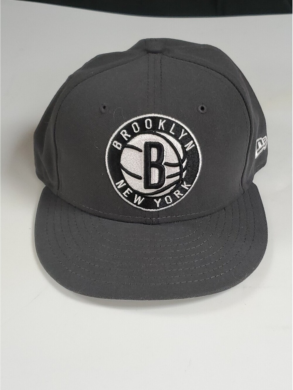 Brooklyn Nets NBA New Era 59Fifty Fitted Hat Size 7 Cap Graphite Gray NEW